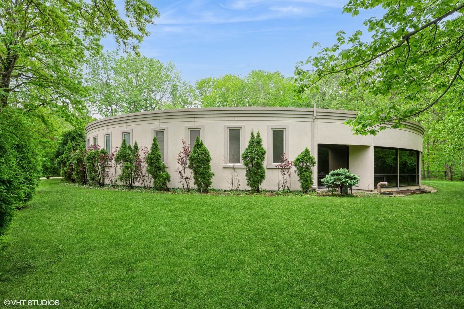 2000 Clendenin Lane Riverwoods, IL 60015 - Photo 41 of 51 a view of a house with backyard and a tree