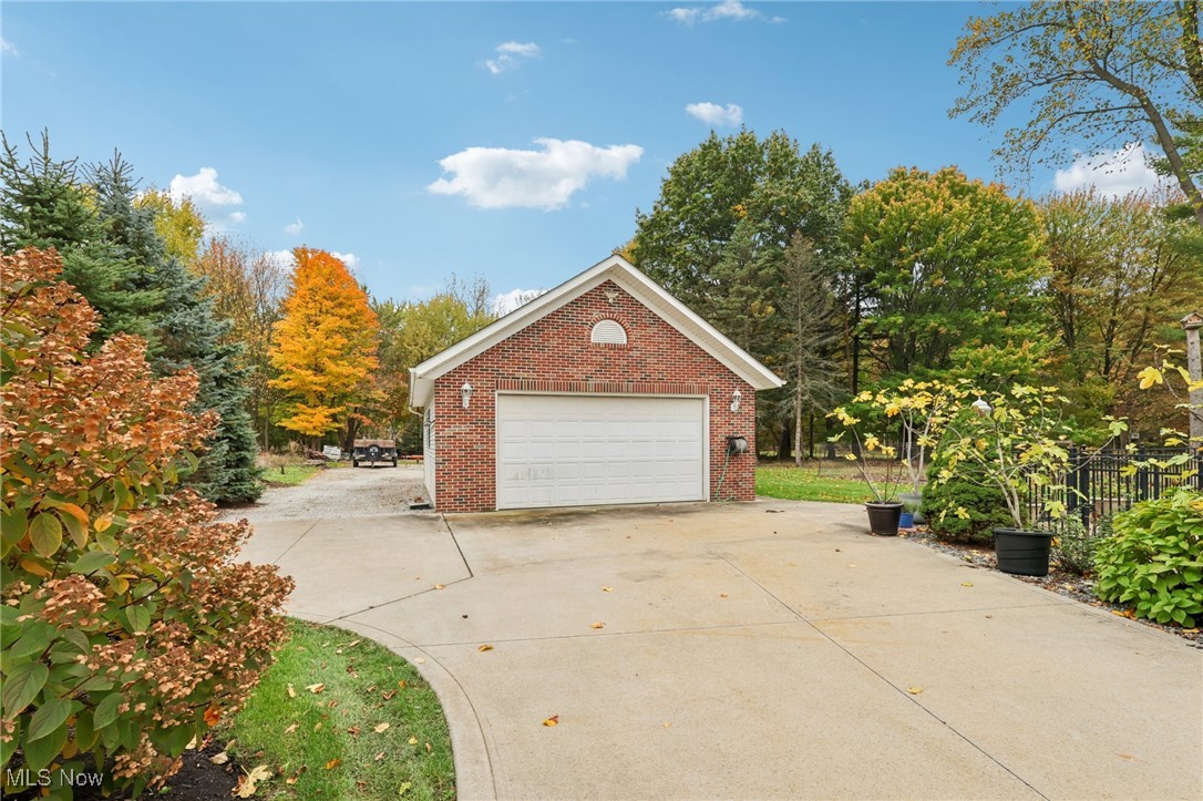 6004 Highland Road Cleveland, OH 44143 - Photo 43 of 50