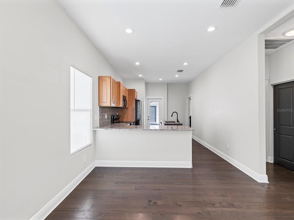 2107 West Cherry Street Tampa, FL 33607 - Photo 9 of 65