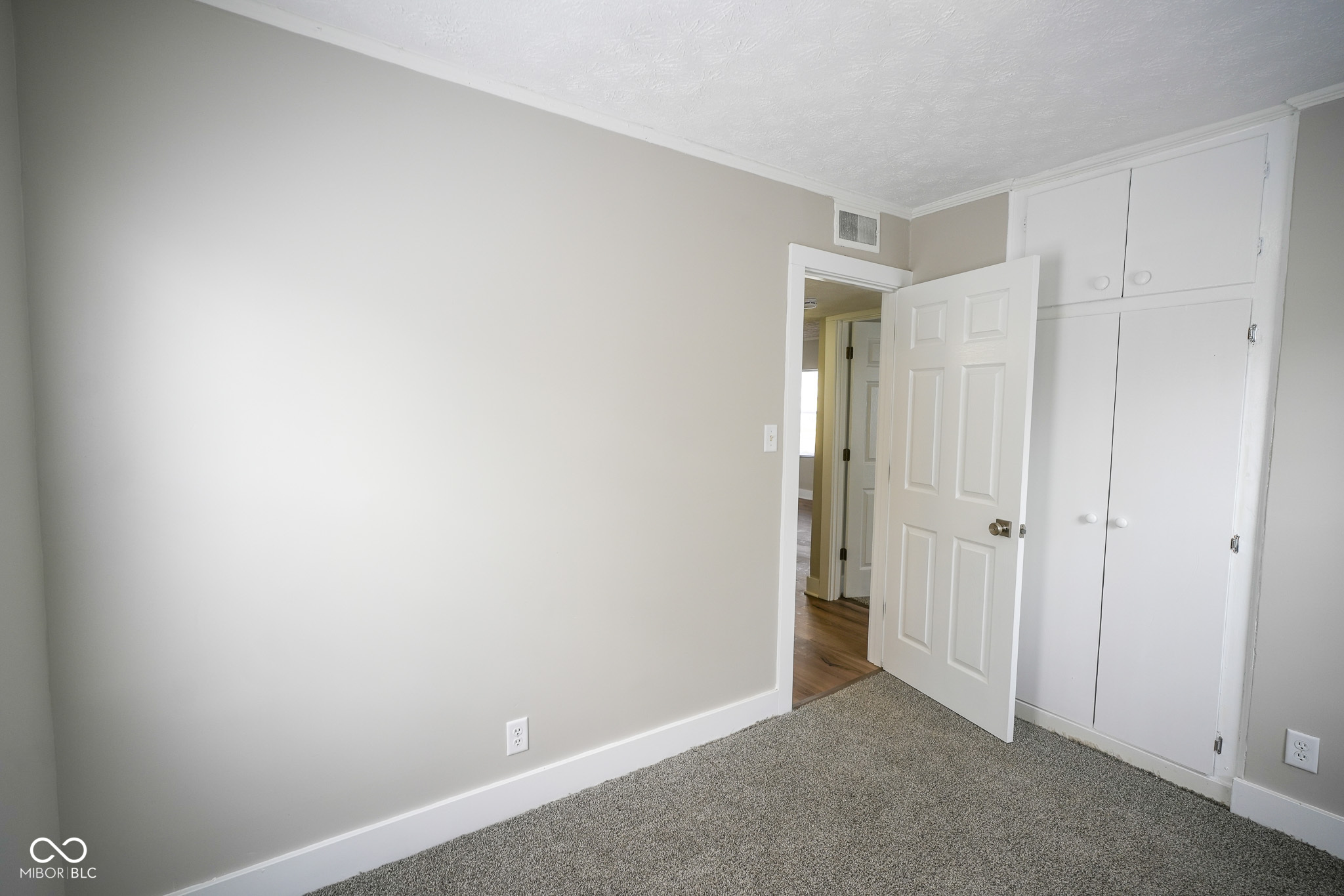 313 East 39th Street Anderson, IN 46013 - Photo 11 of 14