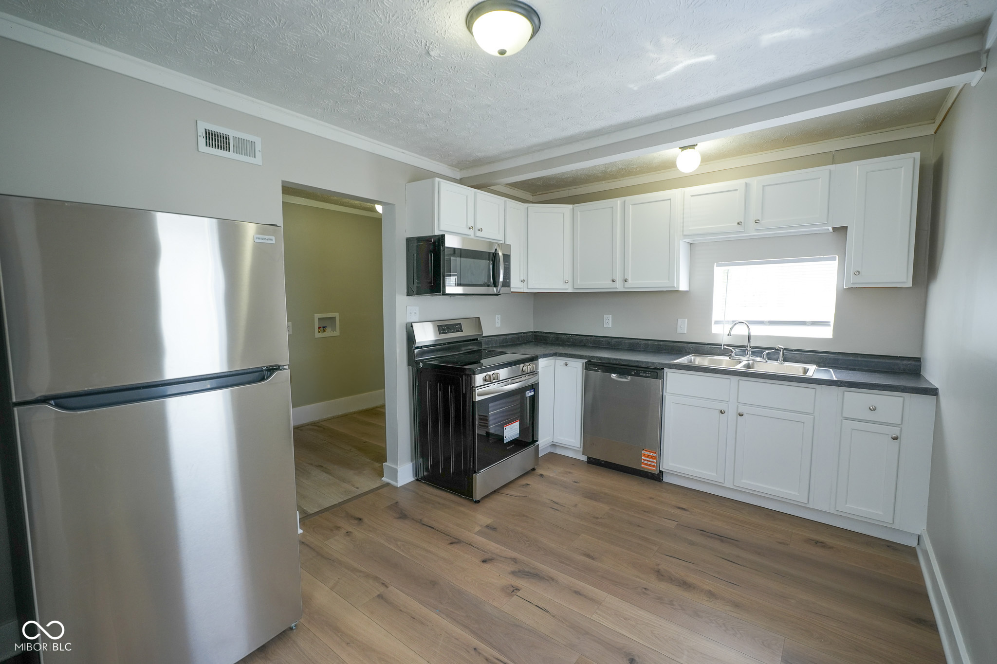 313 East 39th Street Anderson, IN 46013 - Photo 5 of 14