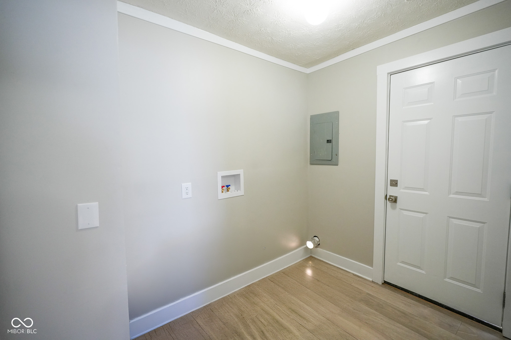 313 East 39th Street Anderson, IN 46013 - Photo 7 of 14