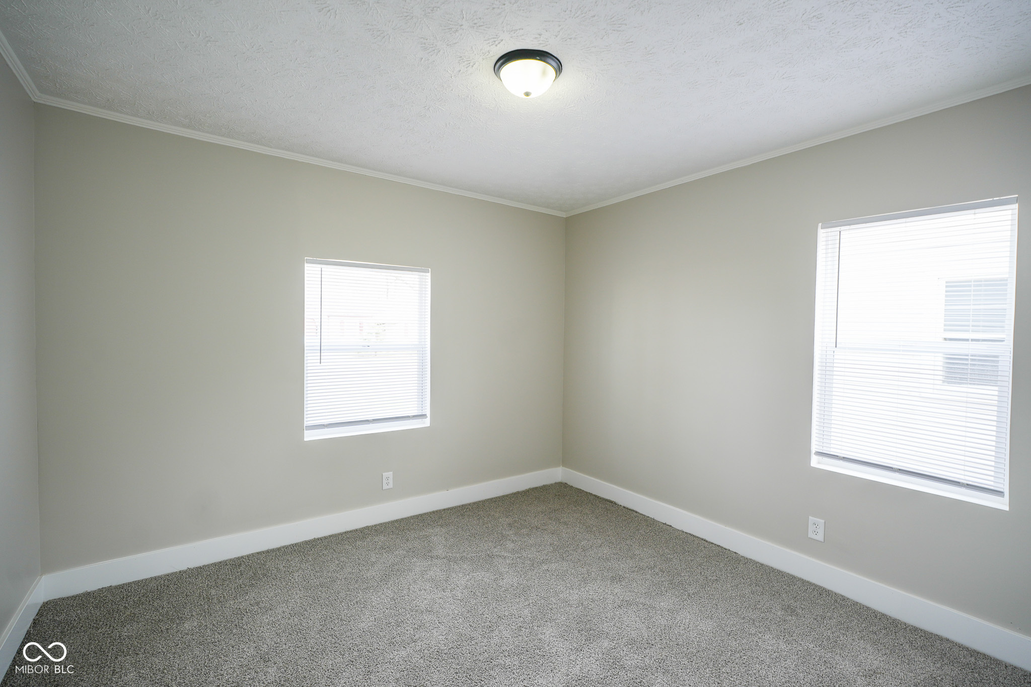 313 East 39th Street Anderson, IN 46013 - Photo 8 of 14
