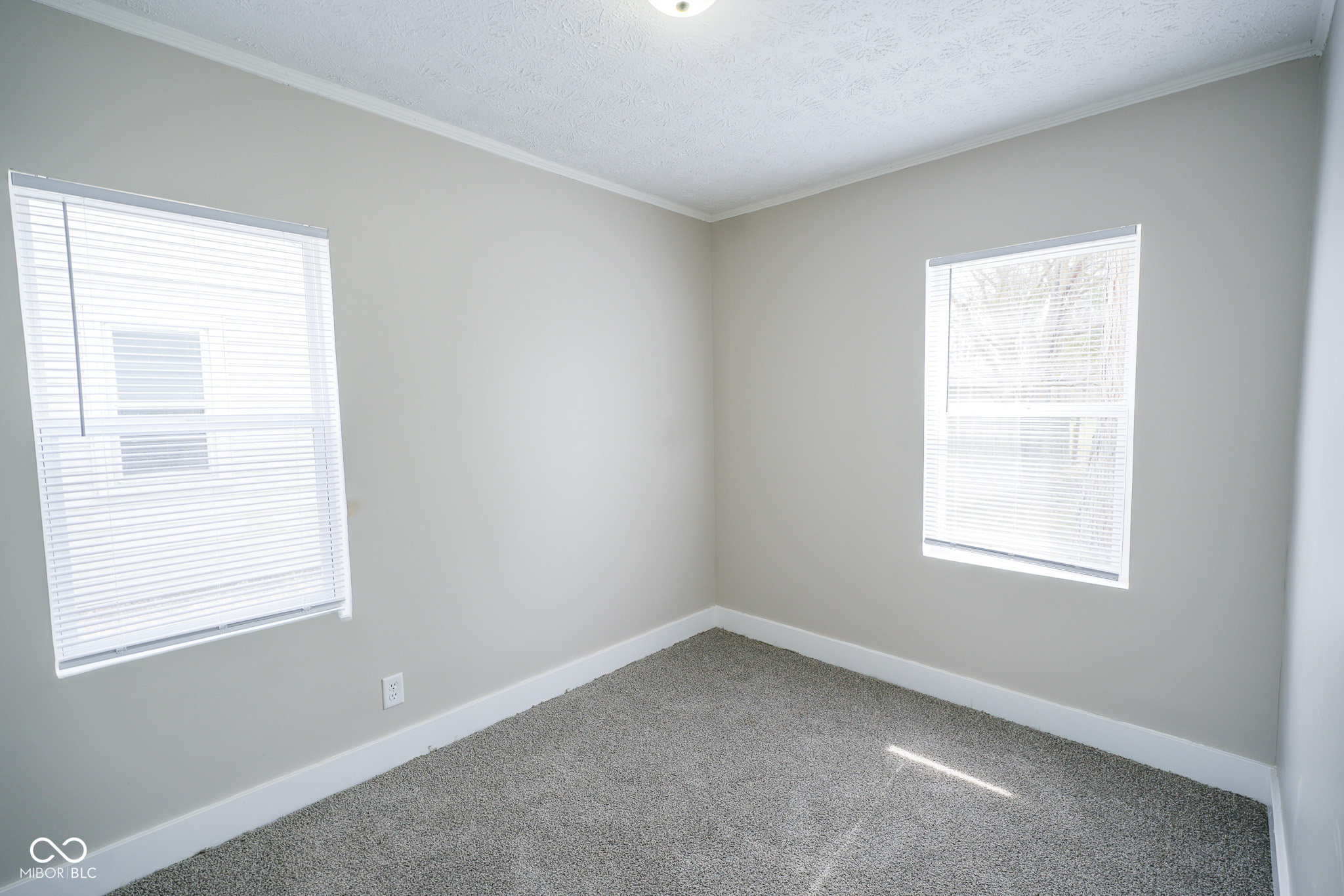 313 East 39th Street Anderson, IN 46013 - Photo 10 of 14