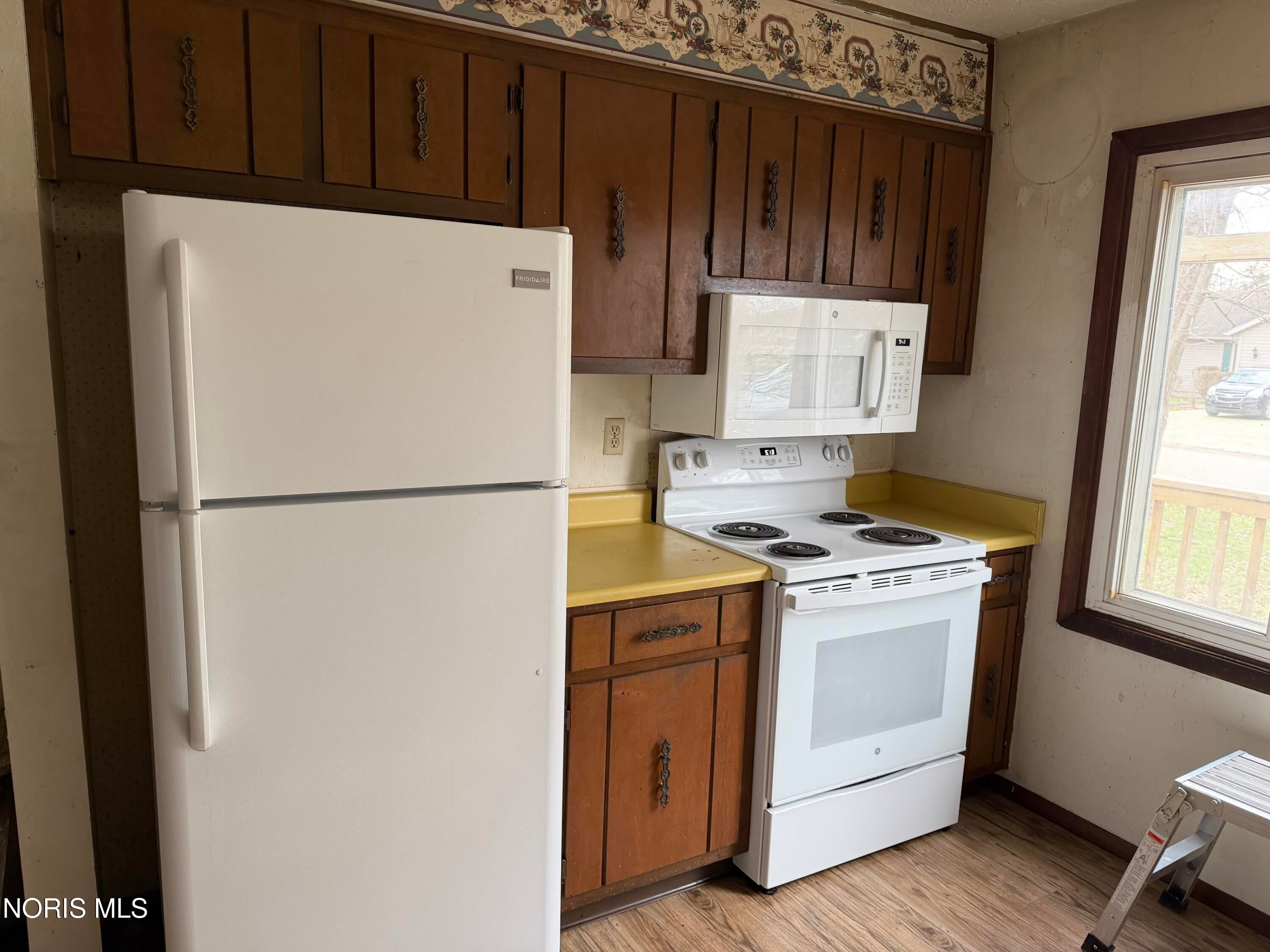 835 Bell Street Defiance, OH 43512 - Photo 10 of 15 Kitchen