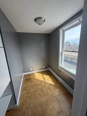 $2,600 | 5 Washington Square, Unit 2, Gloucester, MA 01930