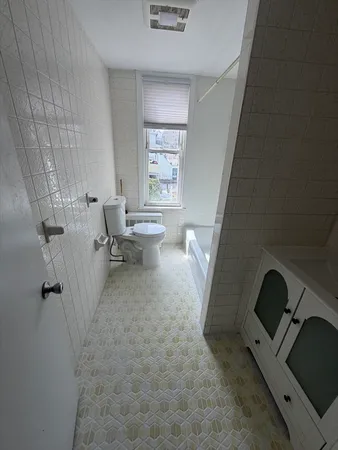 $2,600 | 5 Washington Square, Unit 2, Gloucester, MA 01930