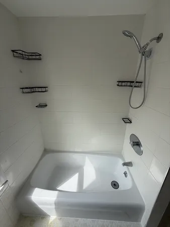 $2,600 | 5 Washington Square, Unit 2, Gloucester, MA 01930