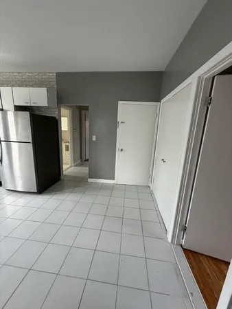 $2,600 | 5 Washington Square, Unit 2, Gloucester, MA 01930