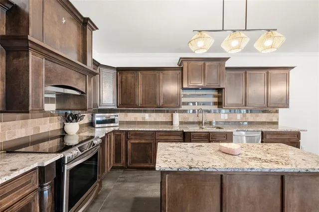 $3,320 | 3108 Olive Place, Fort Worth, TX 76116