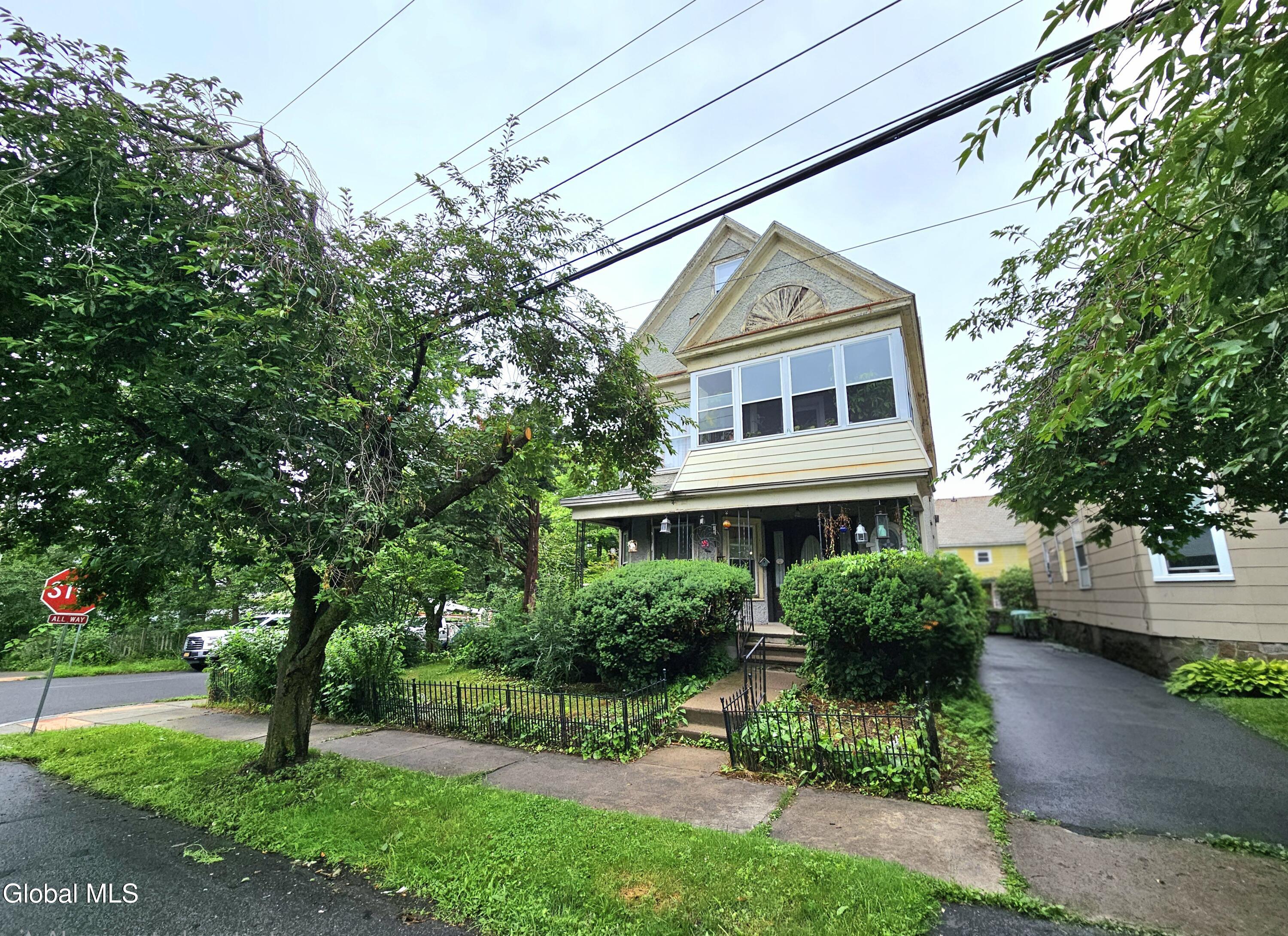 1701 Lenox Road Schenectady, NY 12308 - Photo 2 of 34 1000030155