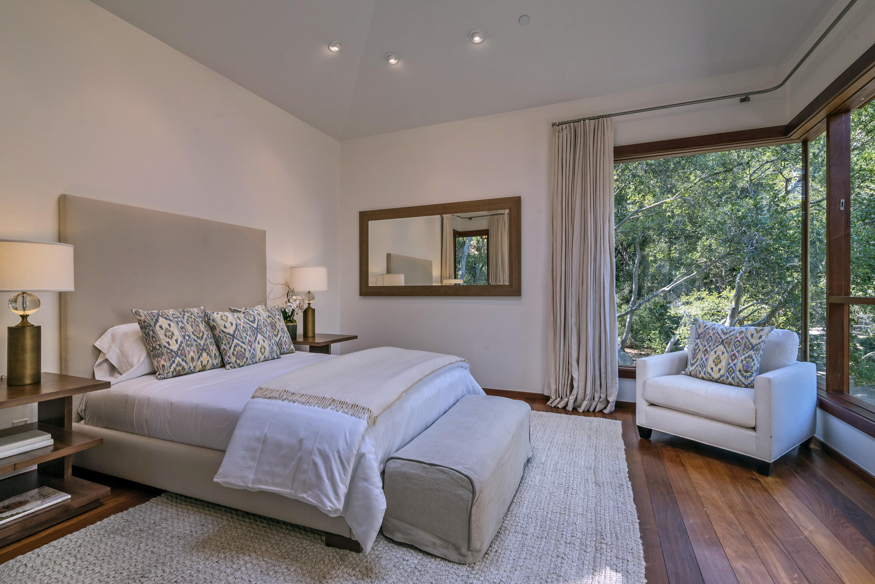 2815 East Valley Road Santa Barbara, CA 93108 - Photo 26 of 31 Guest House Bedroom