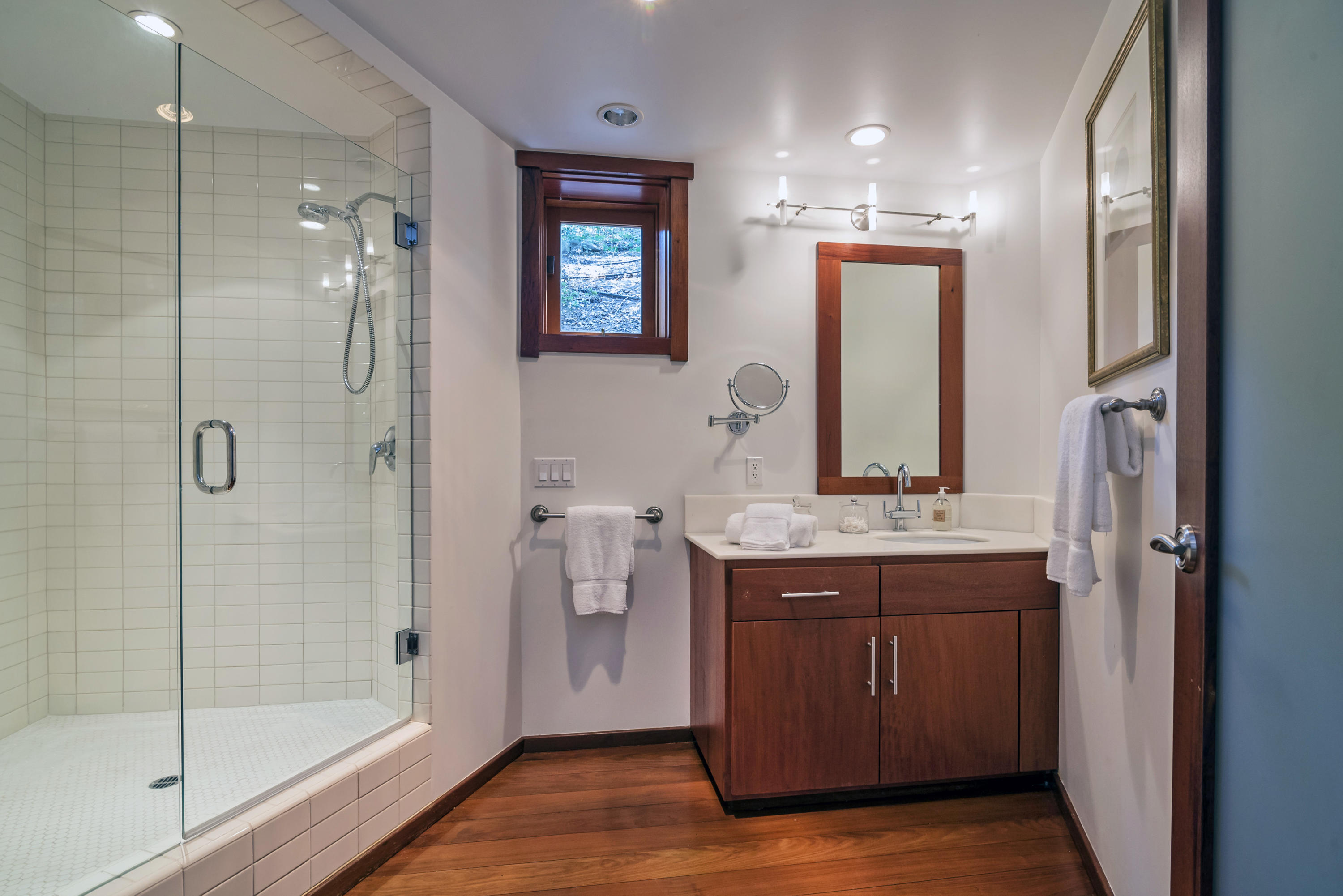 2815 East Valley Road Santa Barbara, CA 93108 - Photo 27 of 31 Guest House Bathroom