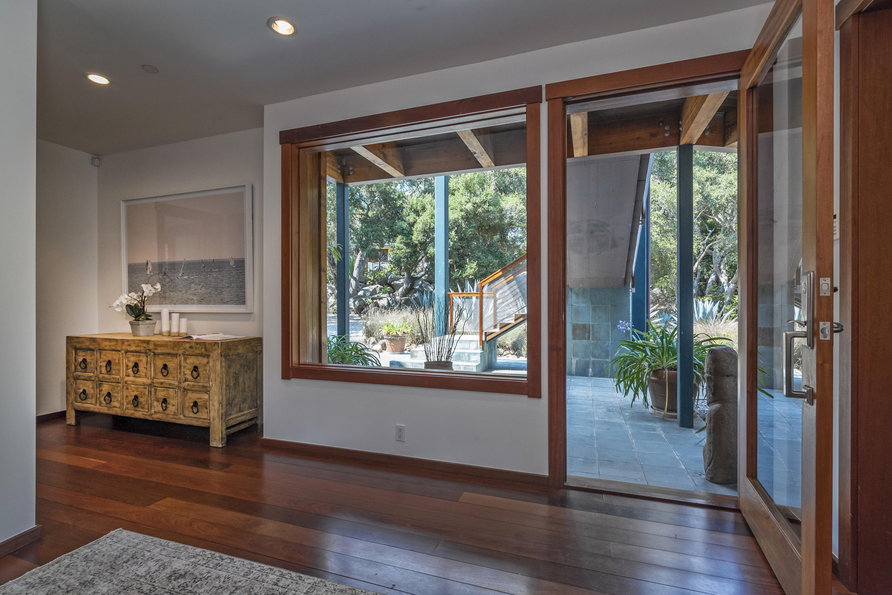 2815 East Valley Road Santa Barbara, CA 93108 - Photo 29 of 31 Guest House Sitting Area