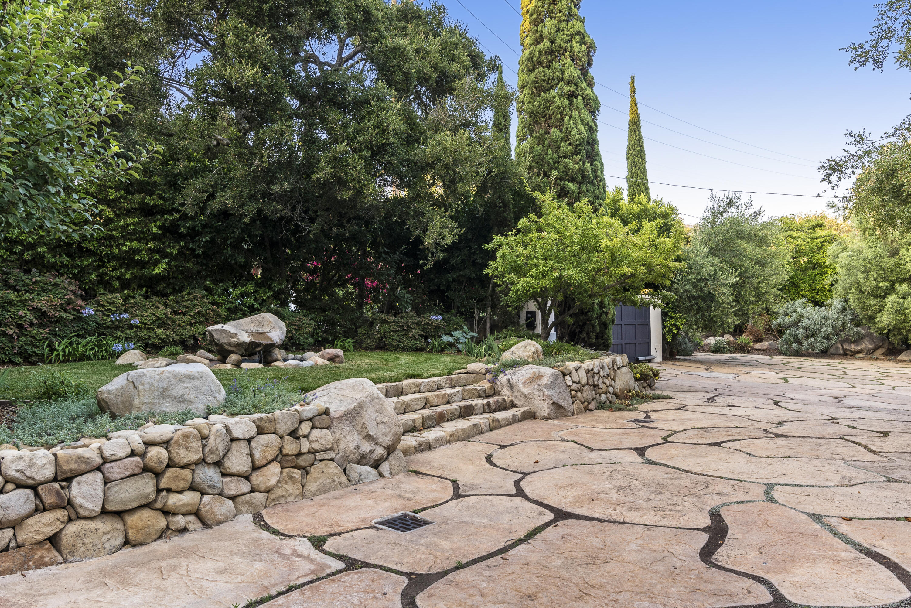 2815 East Valley Road Santa Barbara, CA 93108 - Photo 31 of 31 Double Gated Driveway