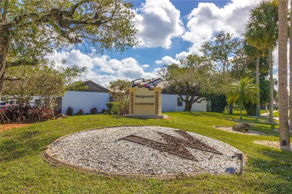 $2,500 | 6343 Pinehurst Circle, Unit D36, Tamarac, FL 33321