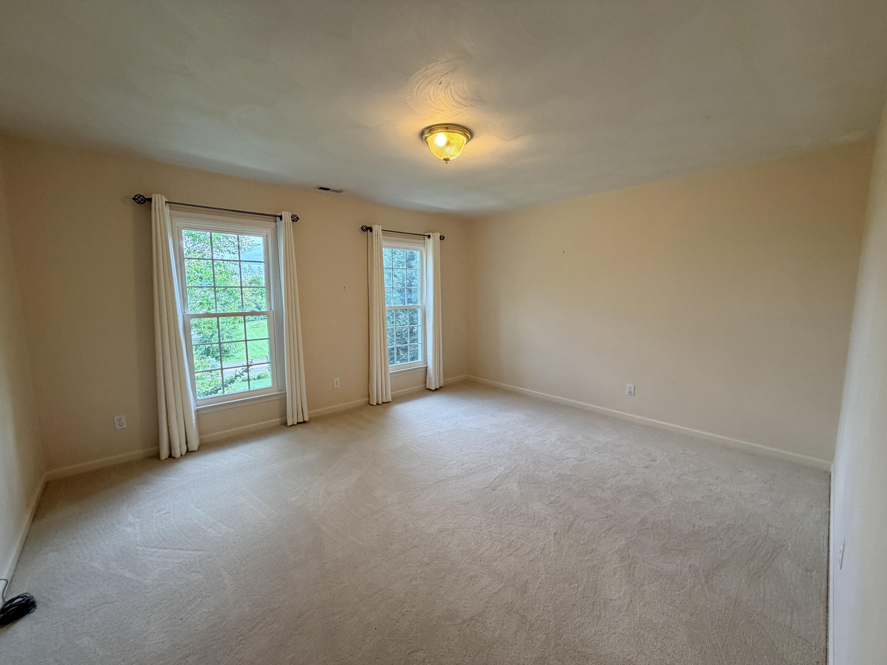 1840 Mountain View Road Vinton, VA 24179 - Photo 20 of 29 20260710_210618532_iOS