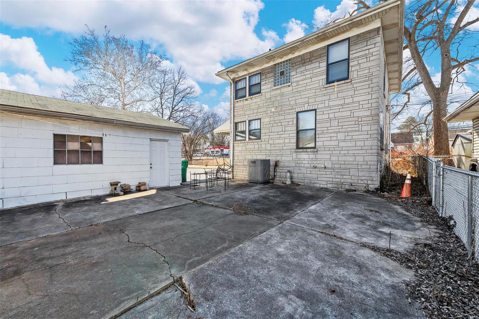 5401 Heege Road St. Louis, MO 63123 - Photo 1 of 29 Gallery Image 1