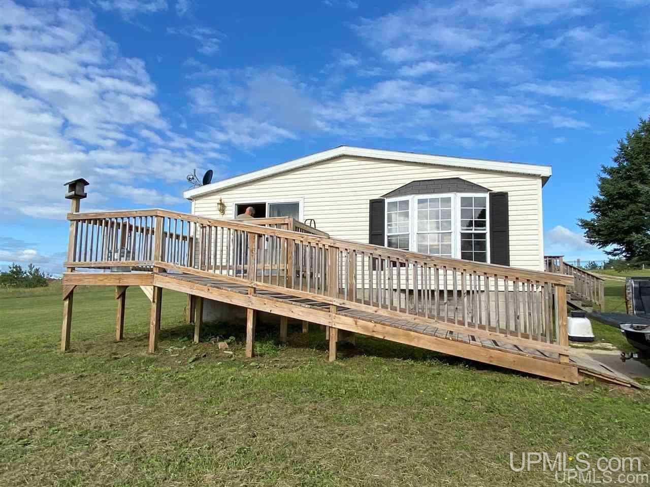5660 East 5th Road Bark River, MI 49807 - Photo 3 of 13