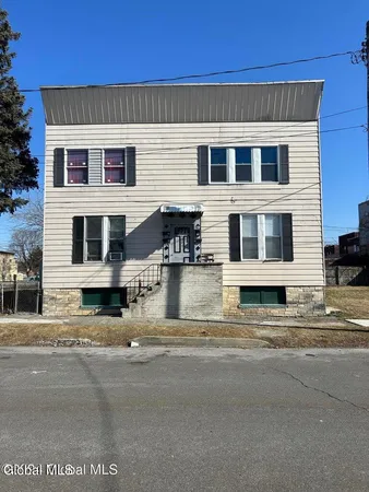 $1,375 | 1908 4th Avenue, Unit 1S, Watervliet, NY 12189