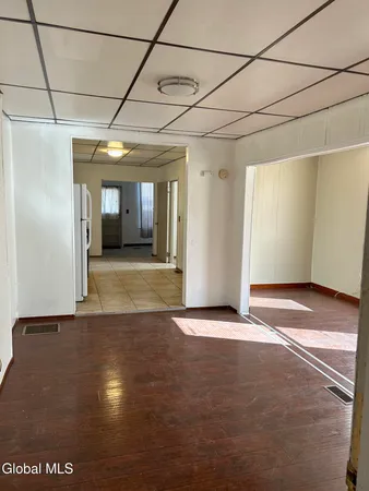 $1,375 | 1908 4th Avenue, Unit 1S, Watervliet, NY 12189