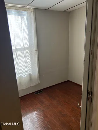 $1,375 | 1908 4th Avenue, Unit 1S, Watervliet, NY 12189