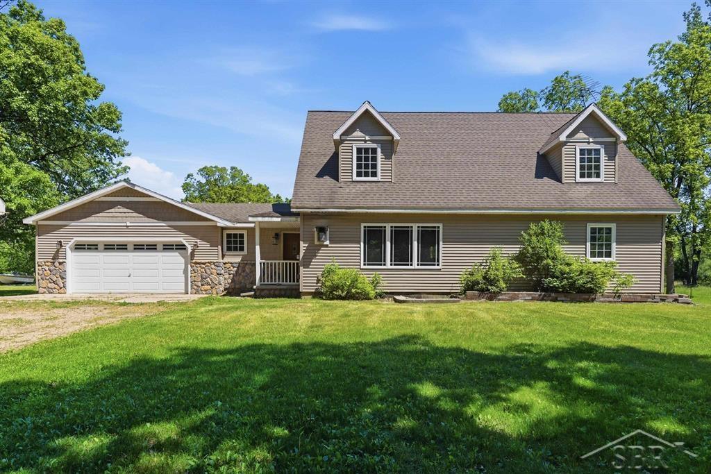 419 East Bradford Road Midland, MI 48640 - Photo 1 of 47
