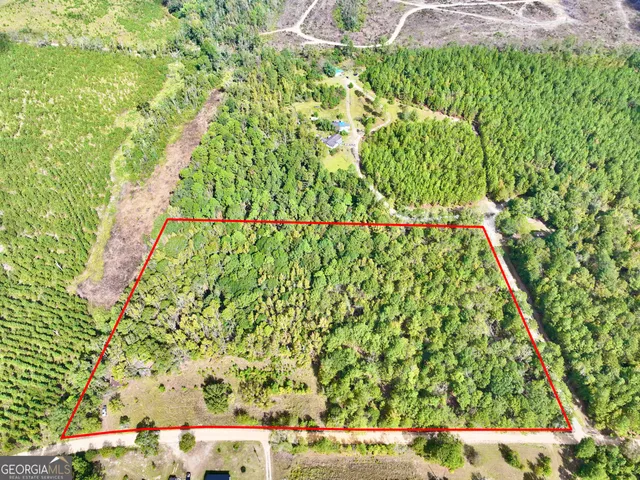 a view of outdoor space with lots of green space