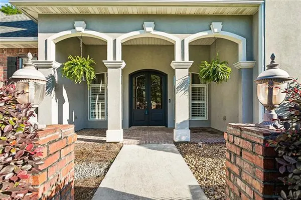 $750,000 | 717 Kellywood Court, Covington, LA 70433