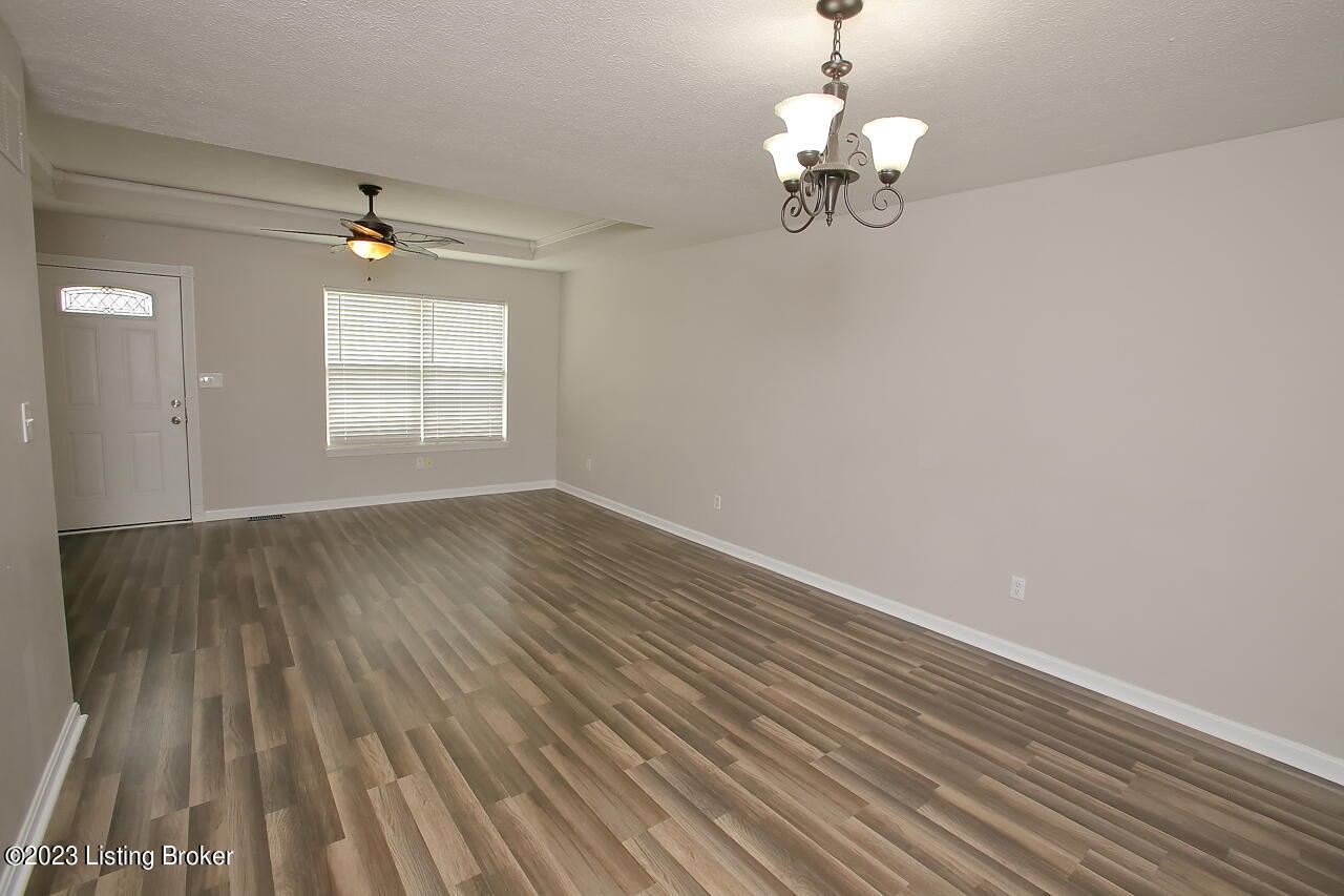 159 Howlett Drive Shepherdsville, KY 40165 - Photo 7 of 35 Dining Area