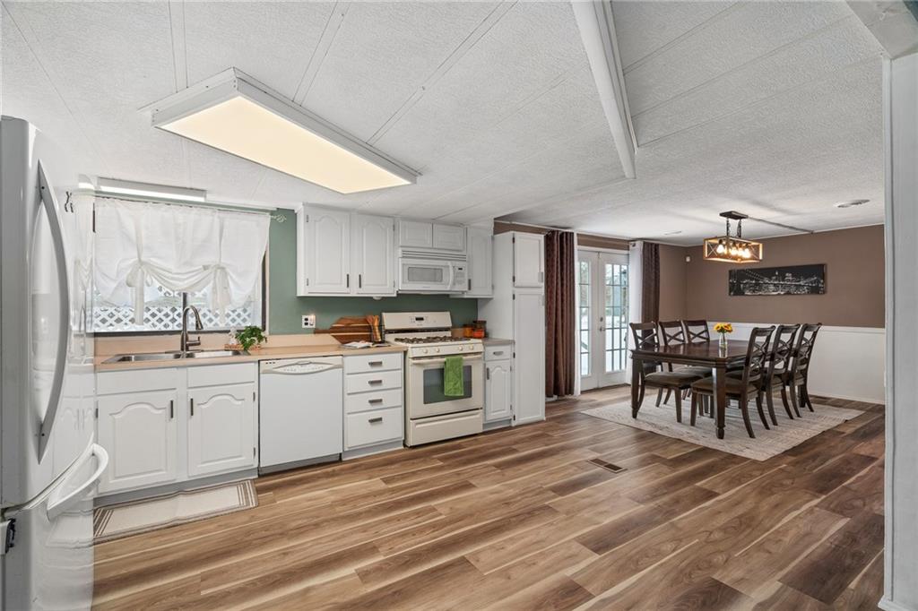 4049 Montana Road Ottawa, KS 66067 - Photo 5 of 41