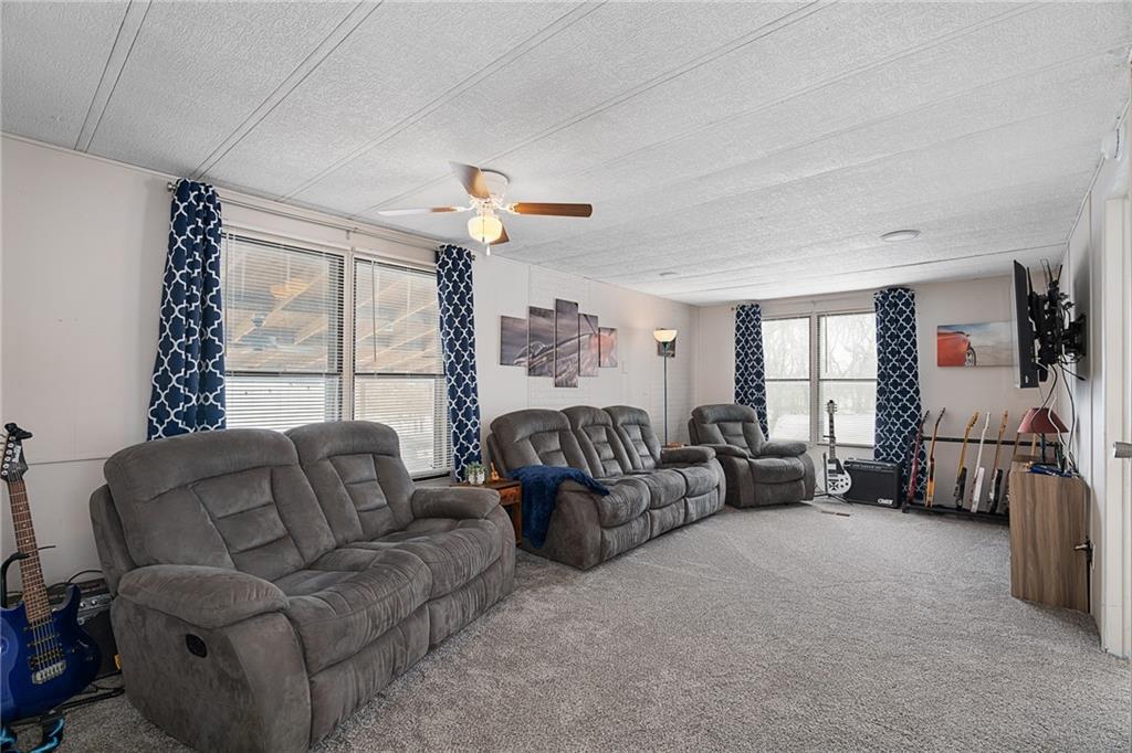 4049 Montana Road Ottawa, KS 66067 - Photo 9 of 41