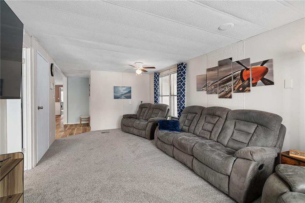 4049 Montana Road Ottawa, KS 66067 - Photo 10 of 41