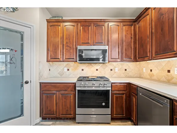 $580,000 | 14707 Sugarpine Street, Oregon City, OR 97045