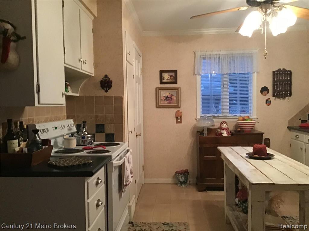 2402 Utley Road Flint, MI 48532 - Photo 5 of 40
