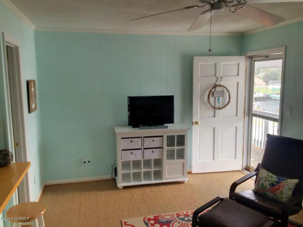 127 Old Causeway Road, Unit 27 Atlantic Beach, NC 28512 - Photo 14 of 27 Living Room