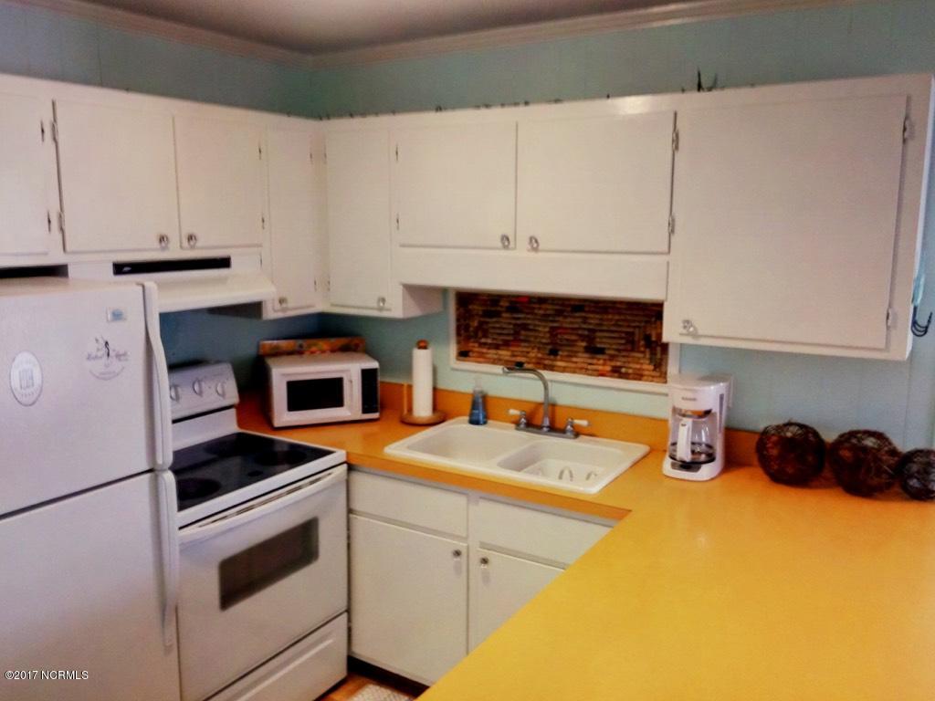 127 Old Causeway Road, Unit 27 Atlantic Beach, NC 28512 - Photo 17 of 27 Kitchen