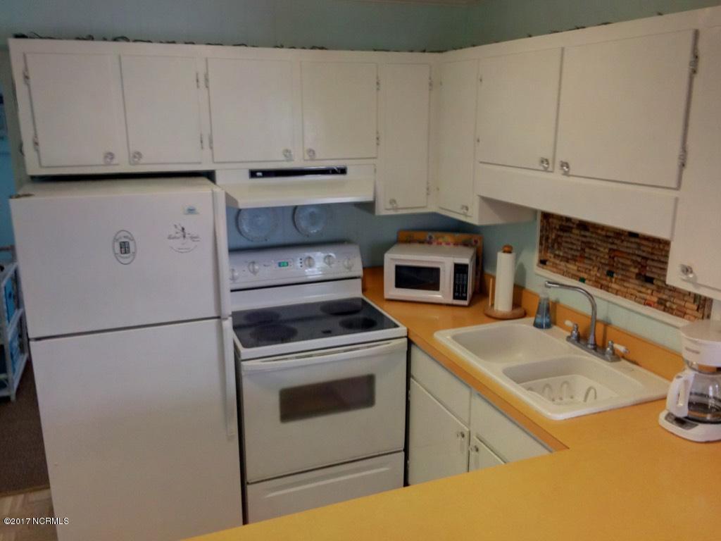 127 Old Causeway Road, Unit 27 Atlantic Beach, NC 28512 - Photo 19 of 27 Kitchen