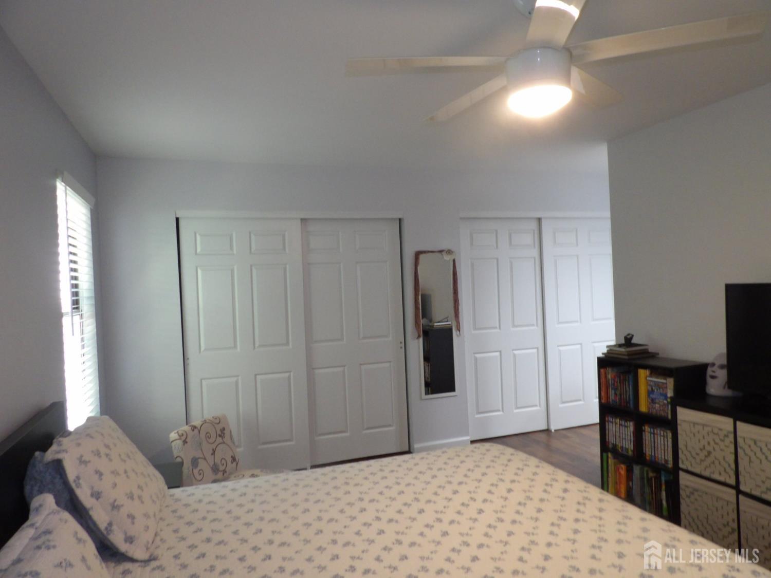 605 Timber Oaks Road Edison, NJ 08820 - Photo 19 of 43