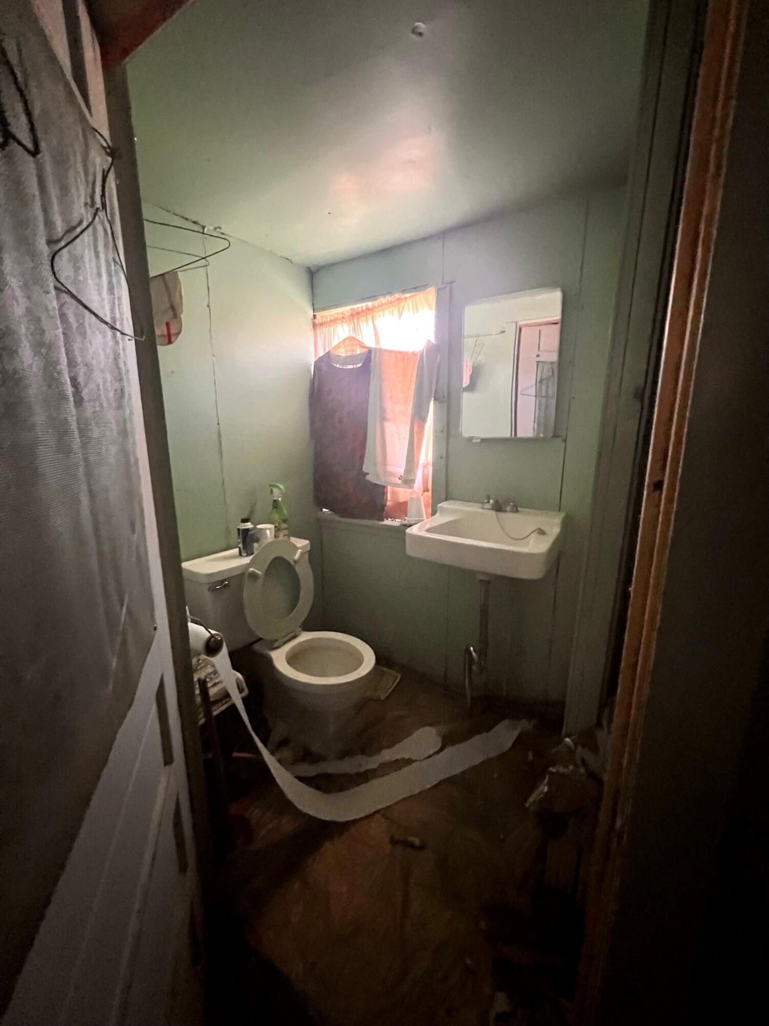 7050 South Forman Road Idlewild, MI 49642 - Photo 4 of 9 Mac Bathroom