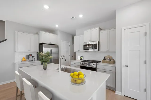 $414,990 | 10310 Birchwood Circle, Victoria, MN 55318