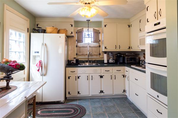 6 Kingsbury Road Norfolk, MA 02056 - Photo 4 of 28 Gallery Image 4