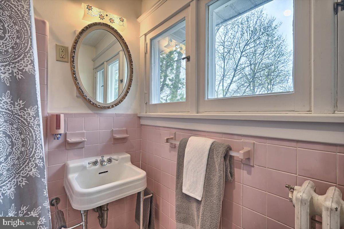 2257 Rudy Road Harrisburg, PA 17104 - Photo 32 of 52 Bath on lv 2