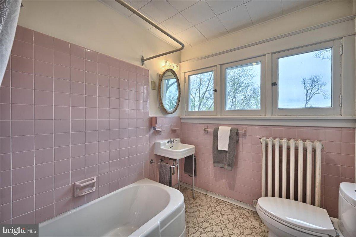 2257 Rudy Road Harrisburg, PA 17104 - Photo 33 of 52 Bath on lv 2