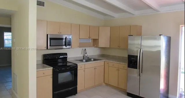 $1,700 | 3011 St Charles Street, Fort Myers, FL 33916