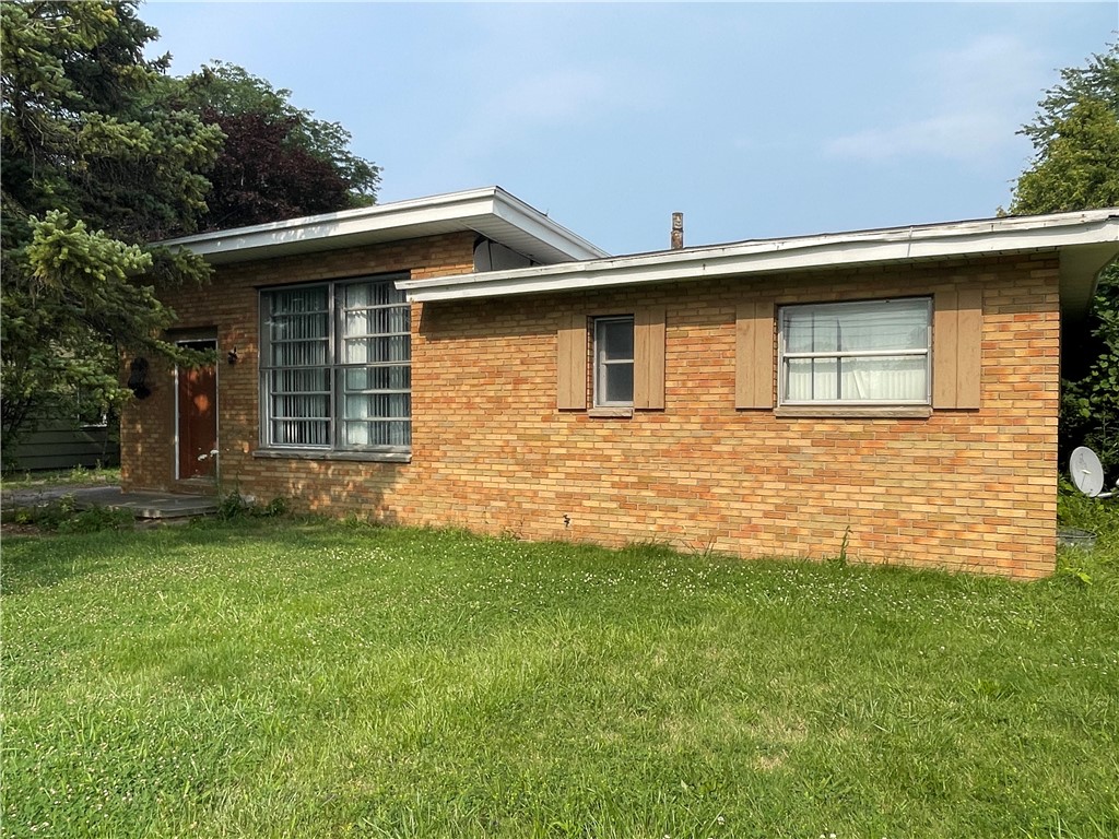 34 Island Cottage Road Greece, NY 14612 - Photo 2 of 17