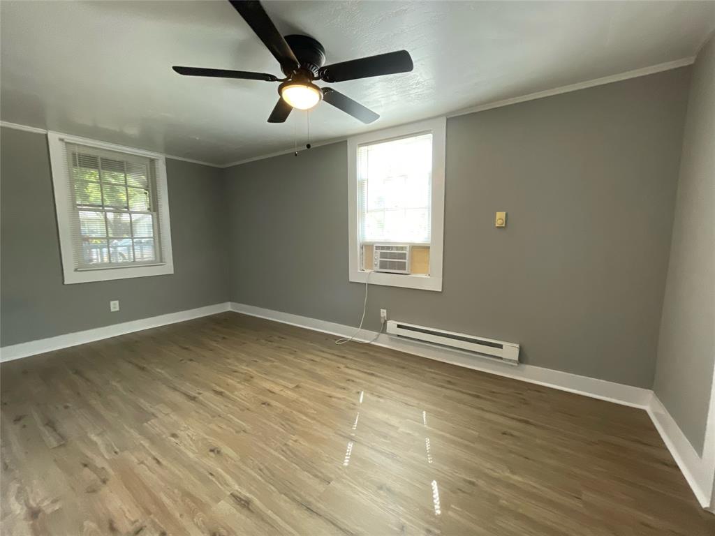 216 East Division Street Pilot Point, TX 76258 - Photo 11 of 17 Empty room