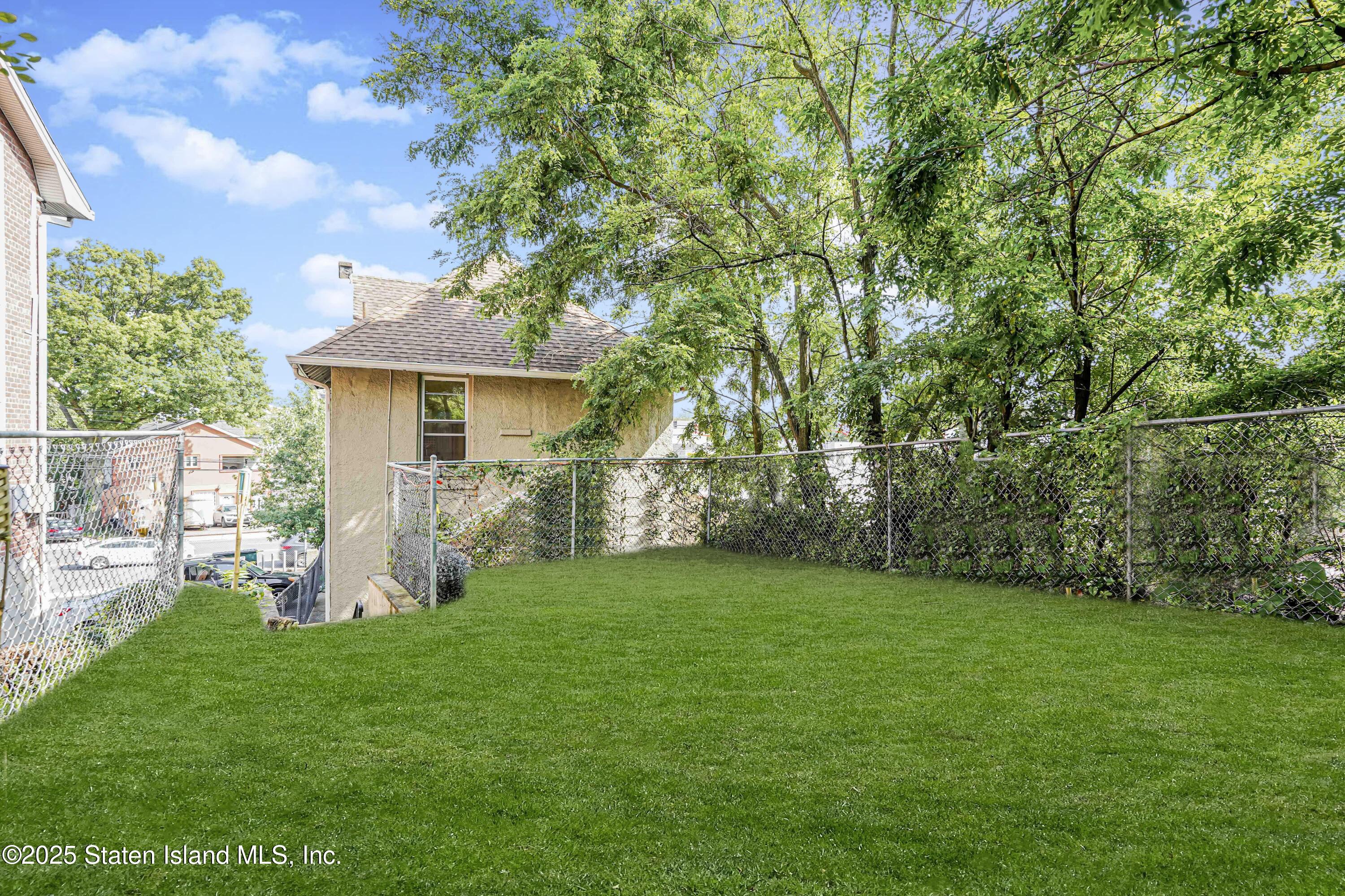 2419 Richmond Road Staten Island, NY 10306 - Photo 29 of 32 (31)