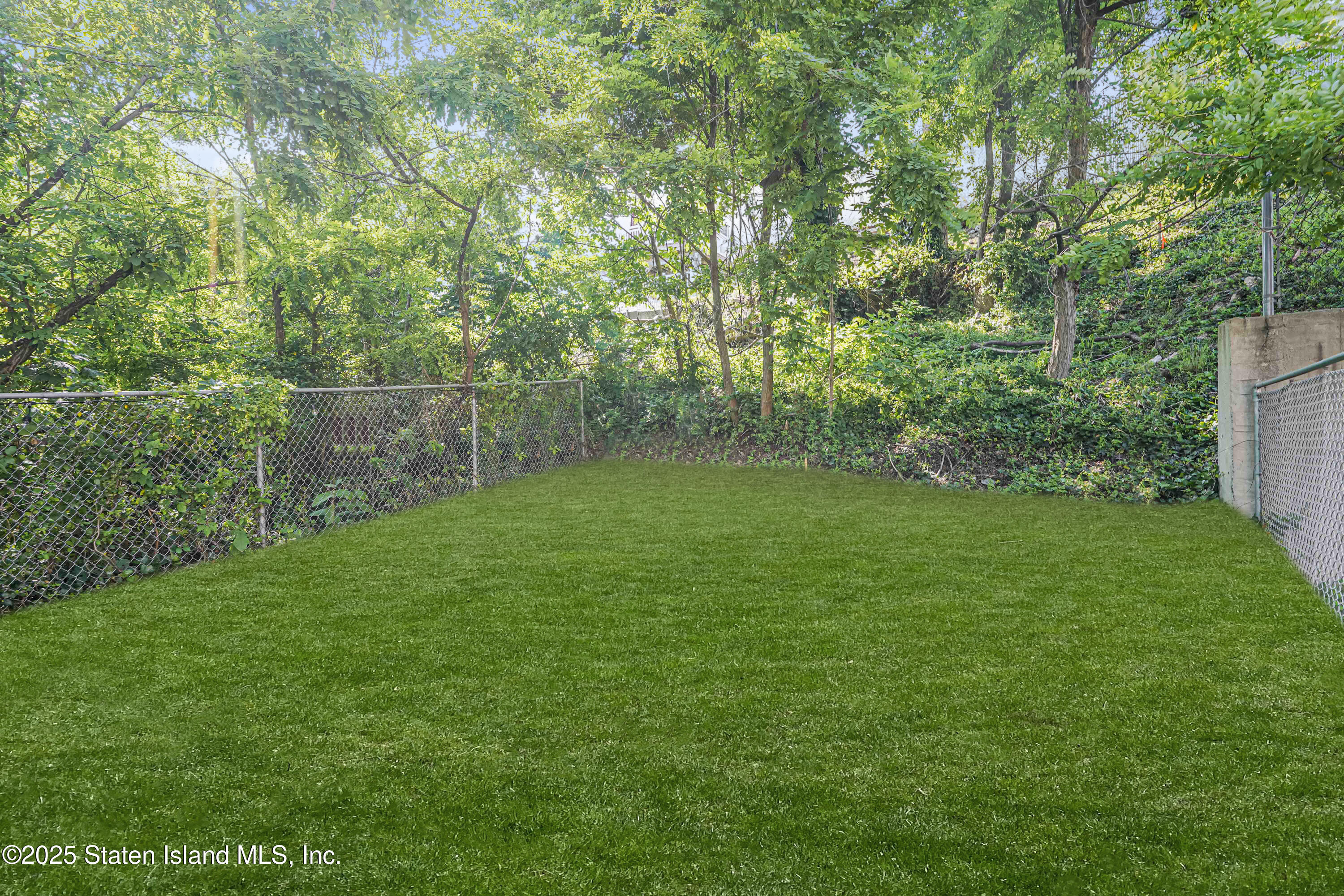 2419 Richmond Road Staten Island, NY 10306 - Photo 30 of 32 (30)