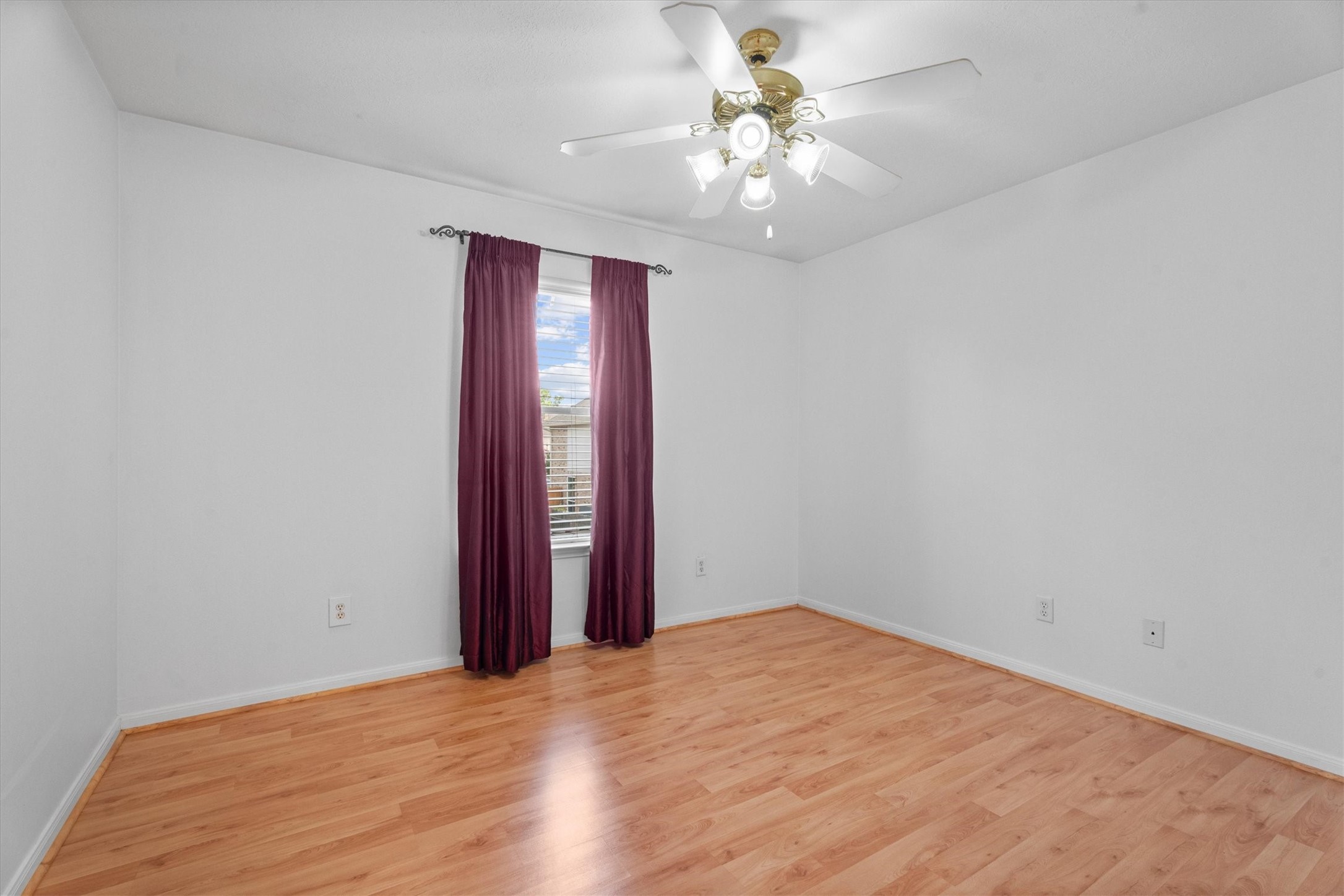 9218 Memorial Pines Way Spring, TX 77379 - Photo 20 of 28 Bedroom B